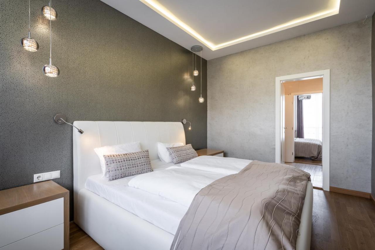 Breathless Basilika View Elegant Flat With Balcony Need Reservation X Free Parking Budapest Eksteriør billede