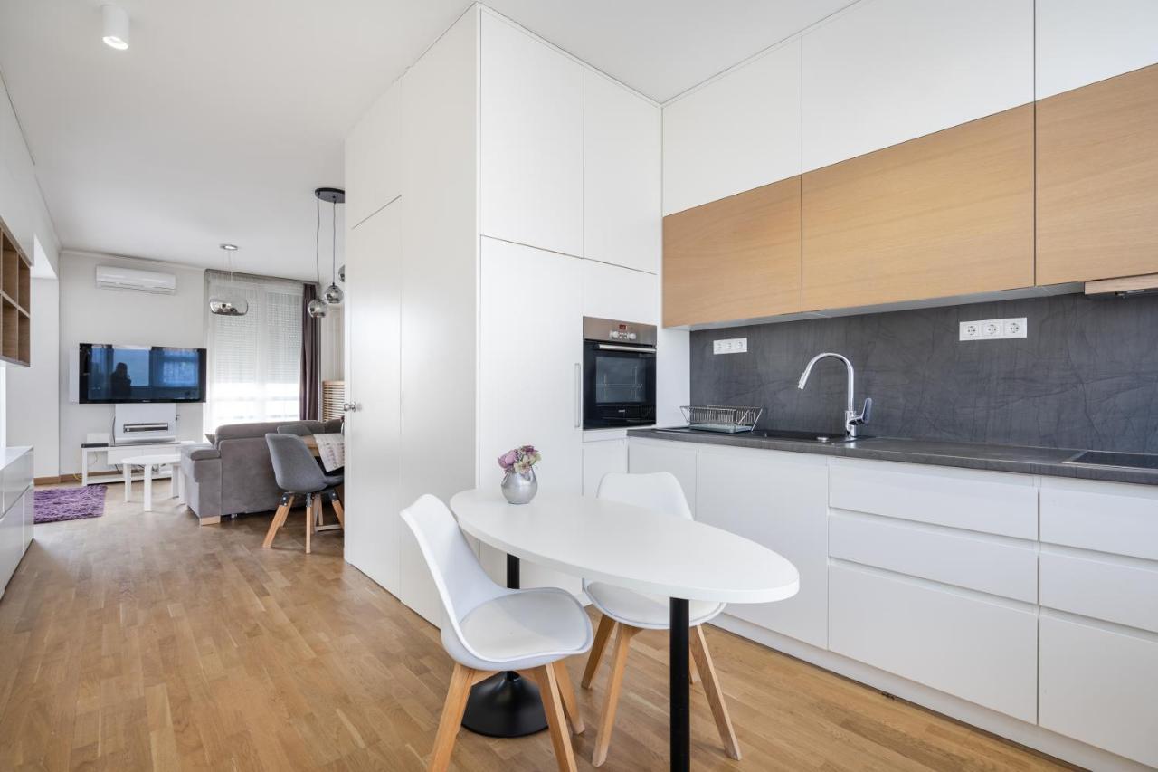 Breathless Basilika View Elegant Flat With Balcony Need Reservation X Free Parking Budapest Eksteriør billede
