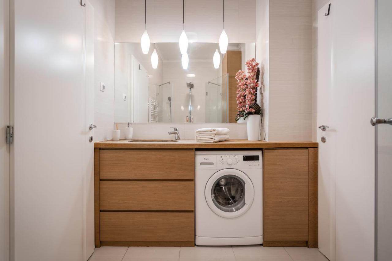 Breathless Basilika View Elegant Flat With Balcony Need Reservation X Free Parking Budapest Eksteriør billede