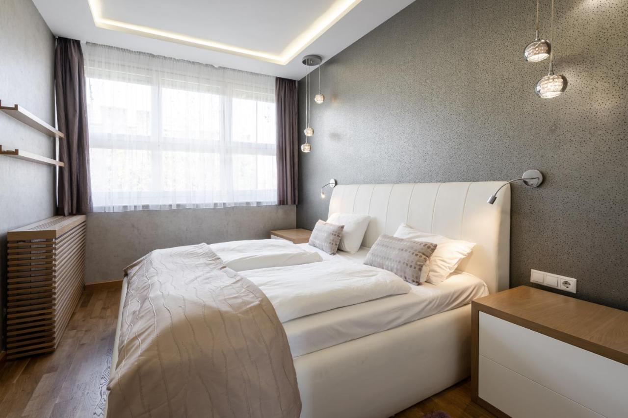 Breathless Basilika View Elegant Flat With Balcony Need Reservation X Free Parking Budapest Eksteriør billede