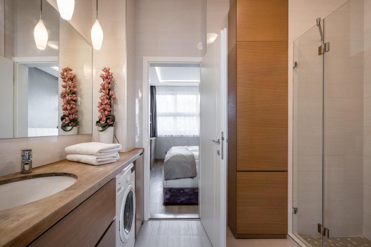 Breathless Basilika View Elegant Flat With Balcony Need Reservation X Free Parking Budapest Eksteriør billede